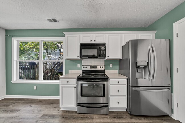 Building Photo - 1201 Red Stone Dr