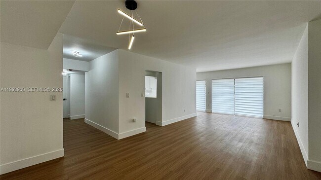 Building Photo - 5900 SW 127th Ave