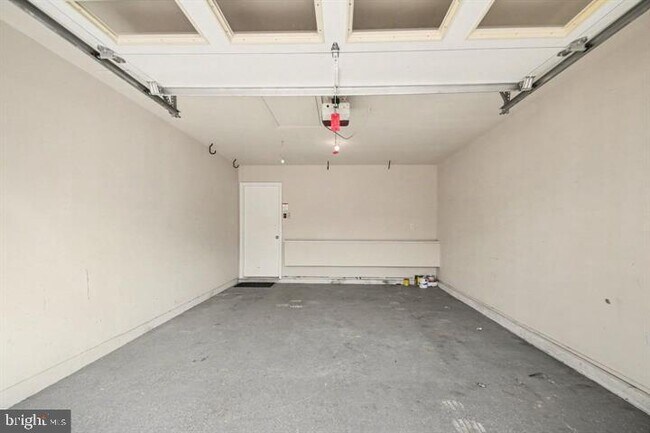 Building Photo - 2113 Matthew Ln