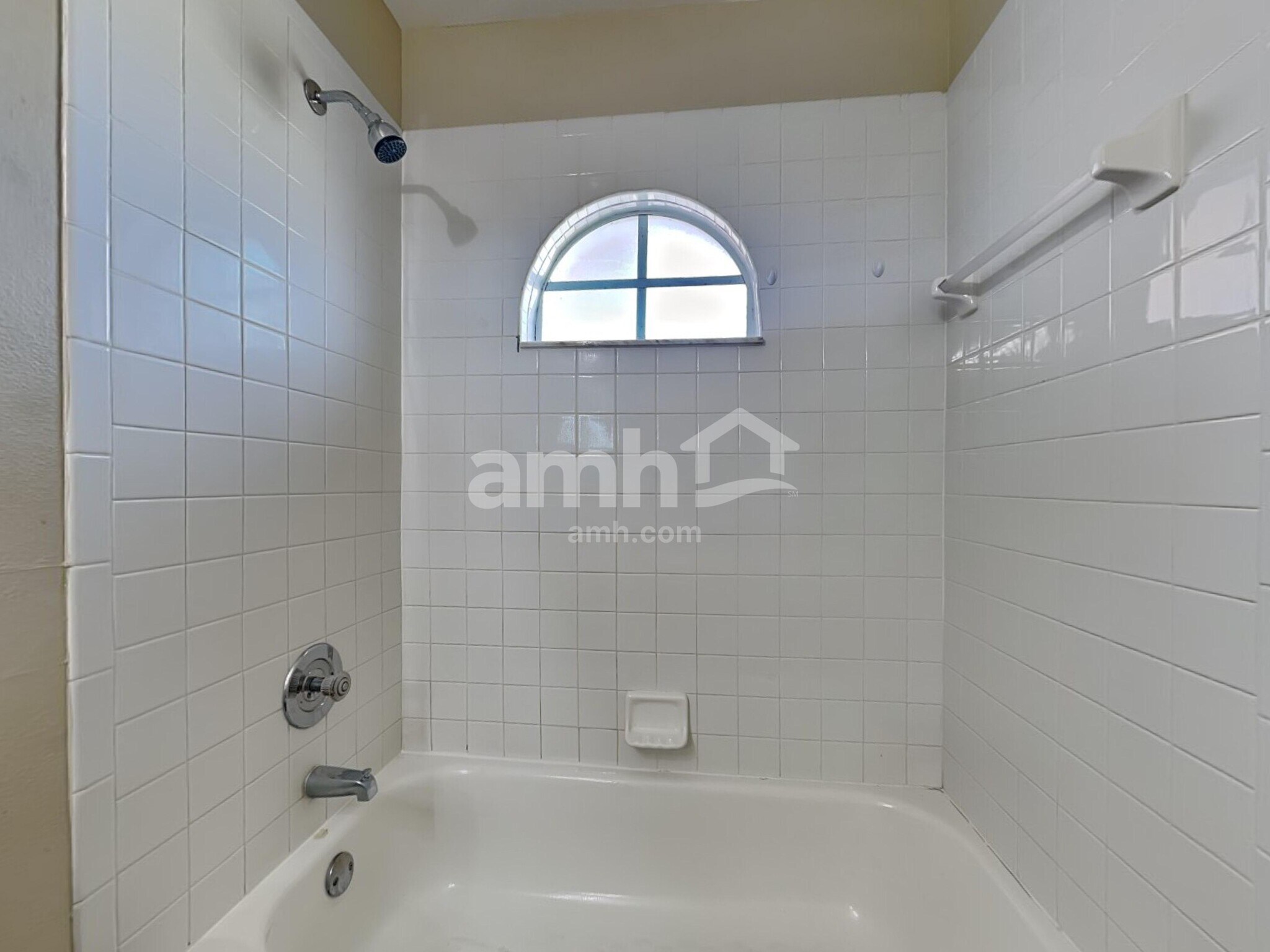 Building Photo - 300 Miami Pl