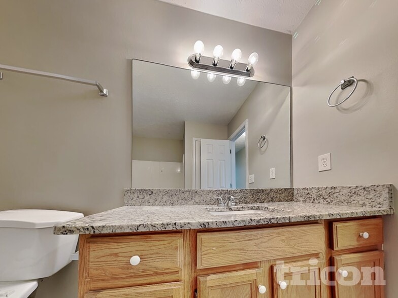 Building Photo - 2114 Lindley Ln