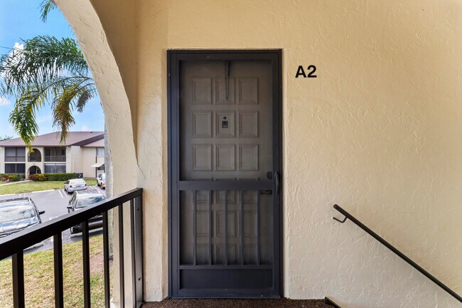 Building Photo - 142 Lake Pine Cir