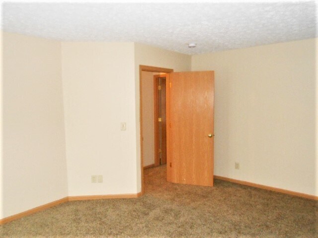 Building Photo - 1560 Mallard Cir E