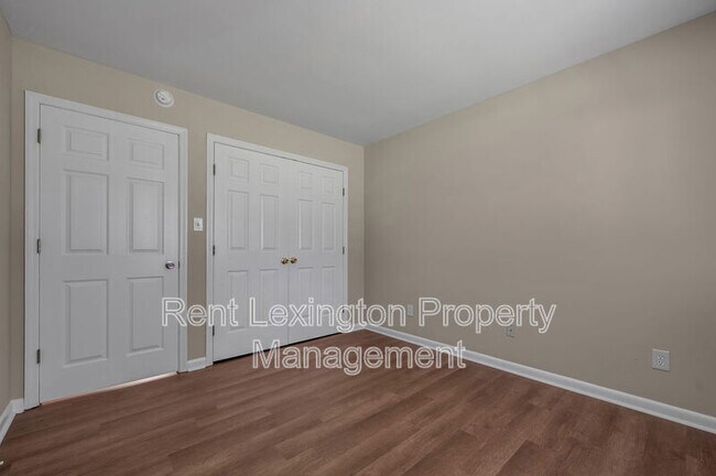 Building Photo - 833 Malabu Dr