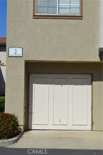 Building Photo - 6 Vía Contento