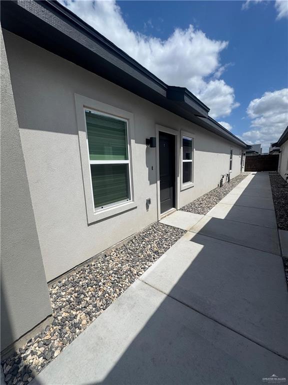 Building Photo - 3500 Valeria Ln