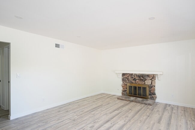 Building Photo - 3658 Lawnwood Ct