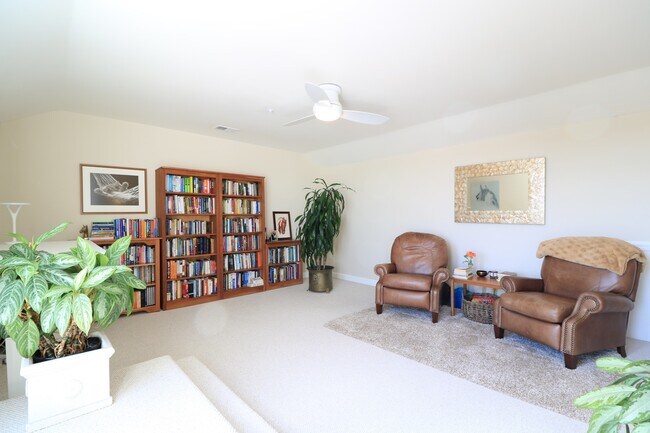 Building Photo - "Coming Soon" Luxury 4 Level Picturesque T...