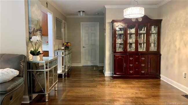 Building Photo - 3 Oakwood Dr