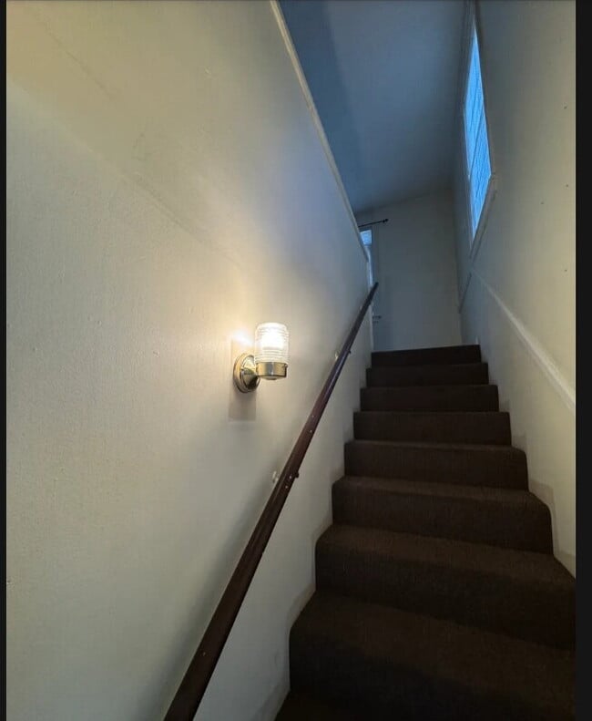 Building Photo - Efficient one bedroom in Midtown!