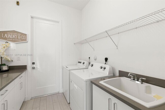 Building Photo - 5089 Gambero Wy