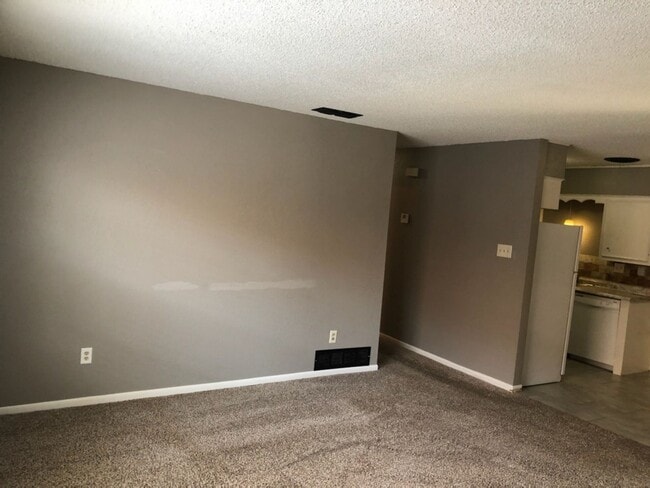 Building Photo - 564 Scotland Ct