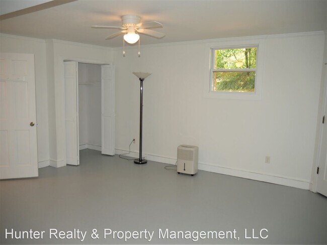 Building Photo - 4 br, 3 bath House - 3909 Guinevere Lane