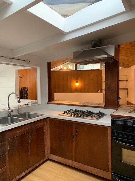Building Photo - 1031 Funston Ave