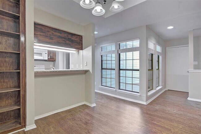 Building Photo - 5100 Verde Valley Ln