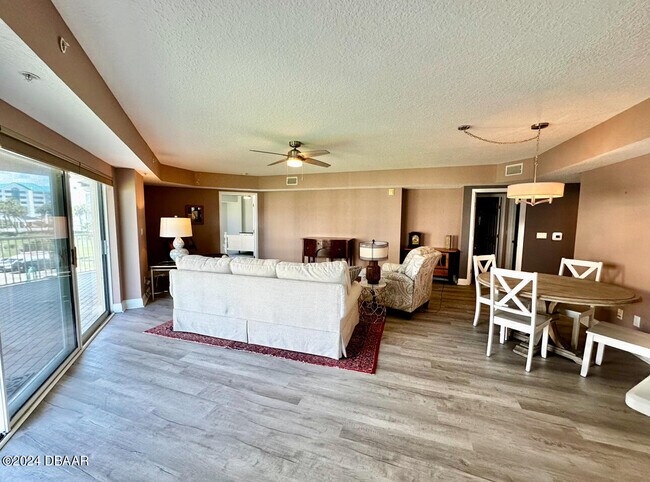 Building Photo - 4670 Links Village Dr