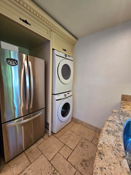 Building Photo - 4312 Spindrift Way