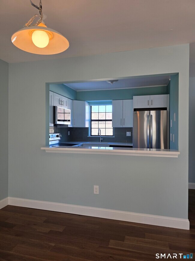 Building Photo - 87 Aspetuck Vlg