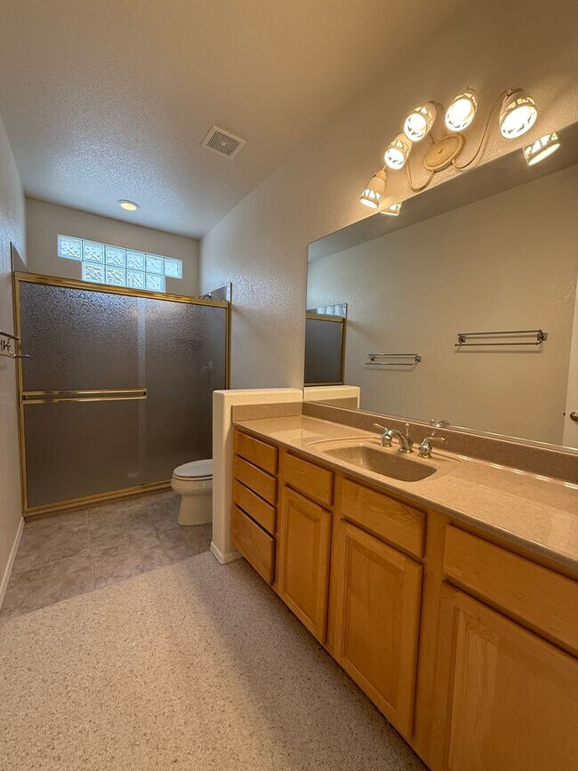 Building Photo - Pending - Long term