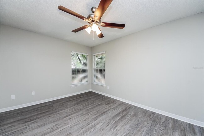 Building Photo - 305 Killington Way