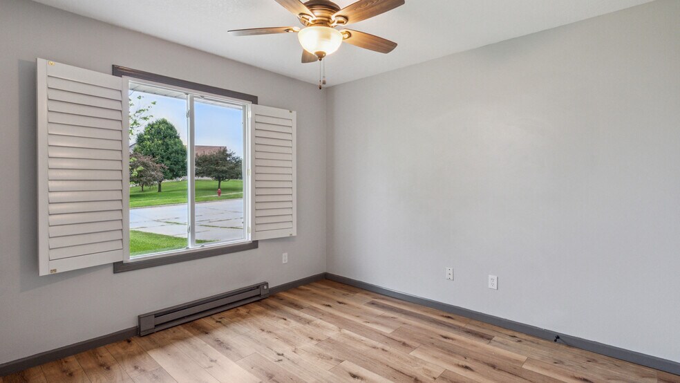 Building Photo - 2021 Vista View Dr