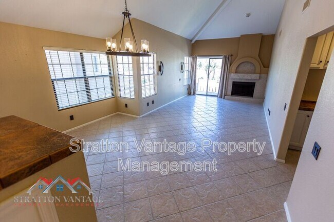 Building Photo - 10015 E Mountain View Rd