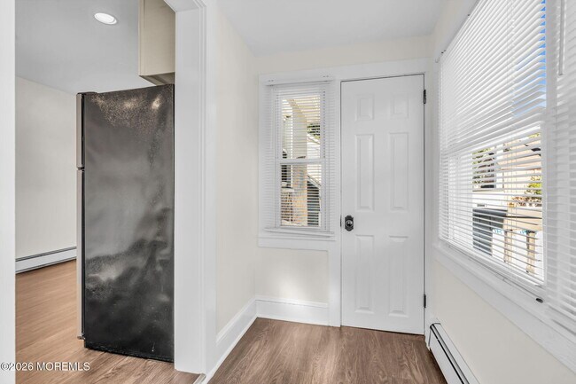 Building Photo - 1411 3rd Ave