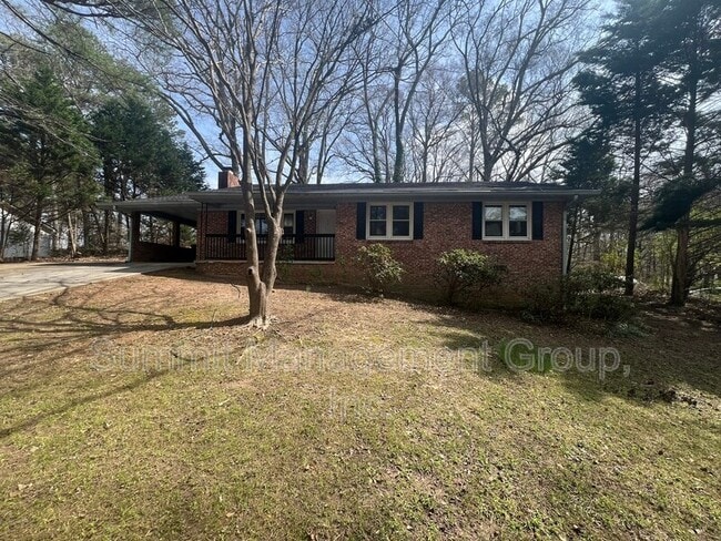 Building Photo - 8293 Lakeview Dr SW