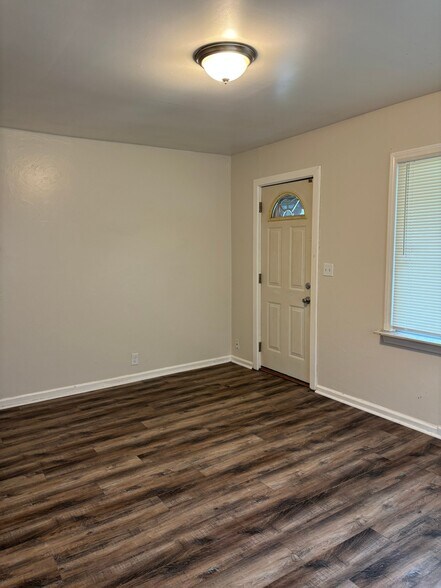 Building Photo - 622 McKeighan Ave