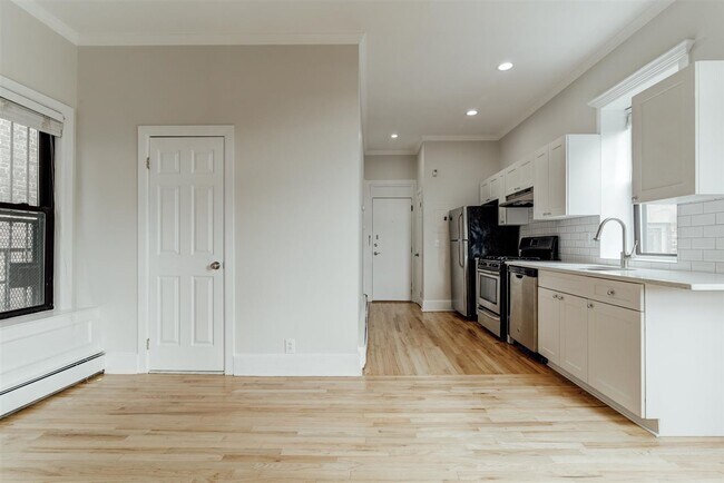 Building Photo - 465 Jersey Ave