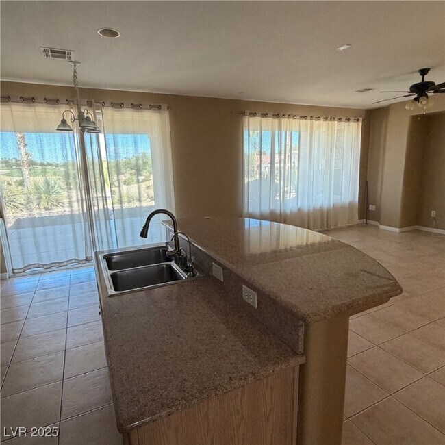 Building Photo - 10248 Santo Nina Ct