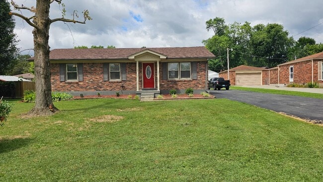 Building Photo - 273 Circle Dr