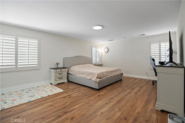 Building Photo - 11015 Van Uffelen Dr
