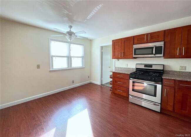 Building Photo - 550 4th St