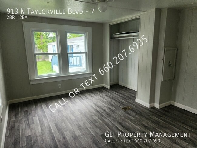 Building Photo - 913 N Taylorville Blvd