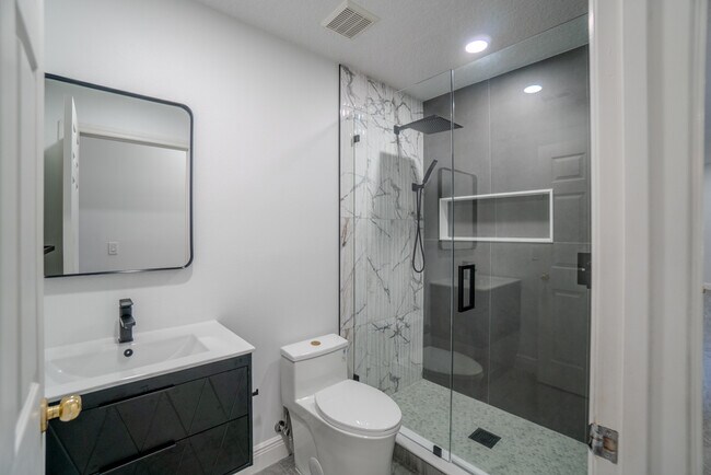 Building Photo - 1903 Seatonham St