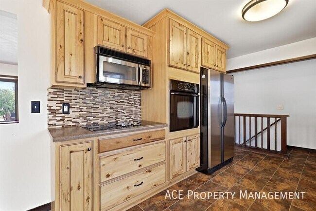 Building Photo - 209 Wedgewood Dr