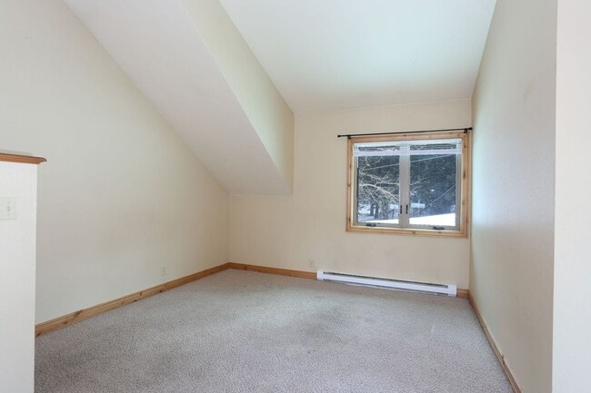 Building Photo - UPDATES COMPLETED!  Unfurnished home! Dogs...