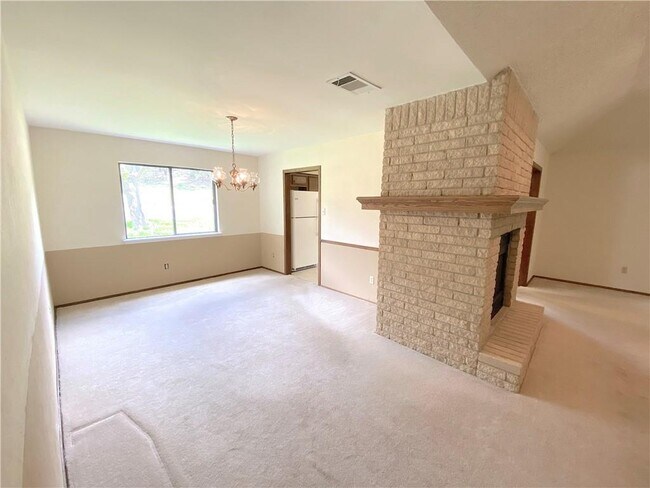 Building Photo - 6010 Salton Dr