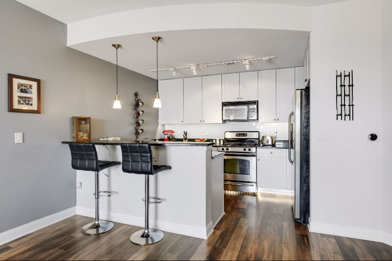 Building Photo - 100 3rd Ave S