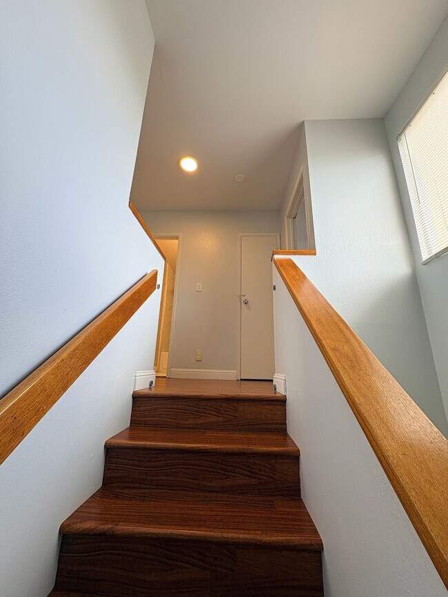 Building Photo - Makakilo Townhouse