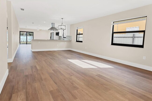 Building Photo - 391 NW 58th Ave