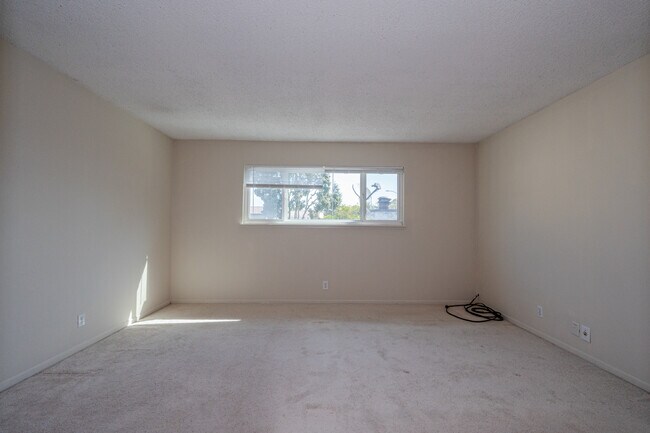 Building Photo - 1034 Shoal Dr