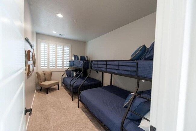 Building Photo - 2249 N Coral Canyon Blvd