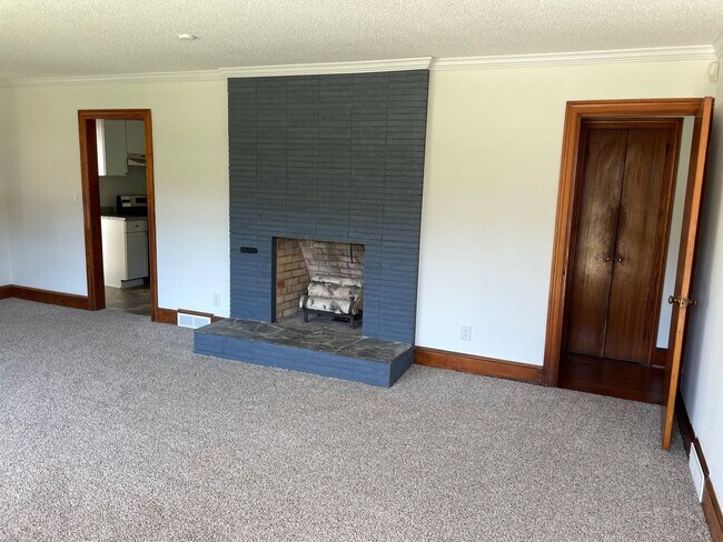 Building Photo - 3 Bed, 1 Bath Brick house in Ramseur