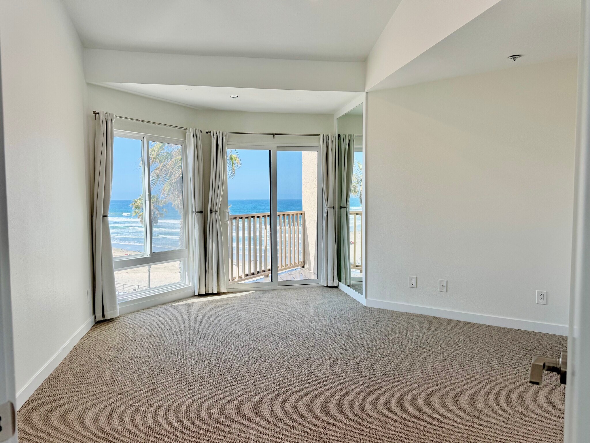 Building Photo - 4465 Ocean Blvd