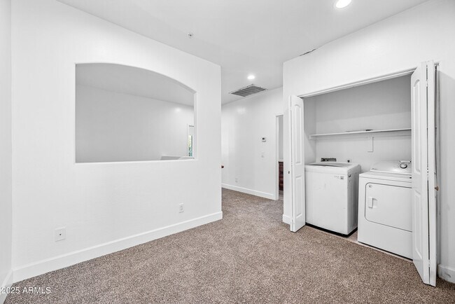 Building Photo - 4608 W Maryland Ave