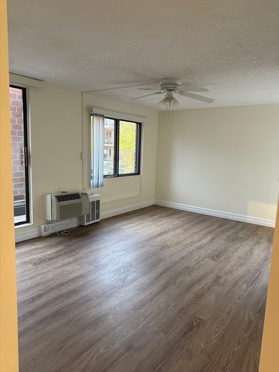 Building Photo - 112 Centre St