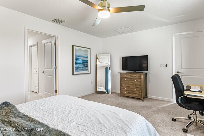 Building Photo - 1377 Colebrook Cir SW