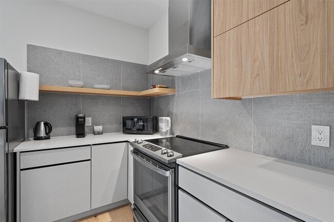 Building Photo - 1100 Romeria Dr